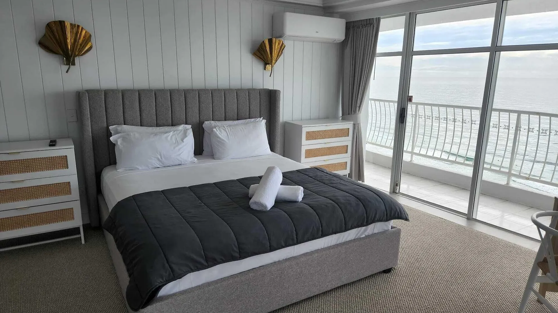 Burleigh Surf Apartments Gold Coast