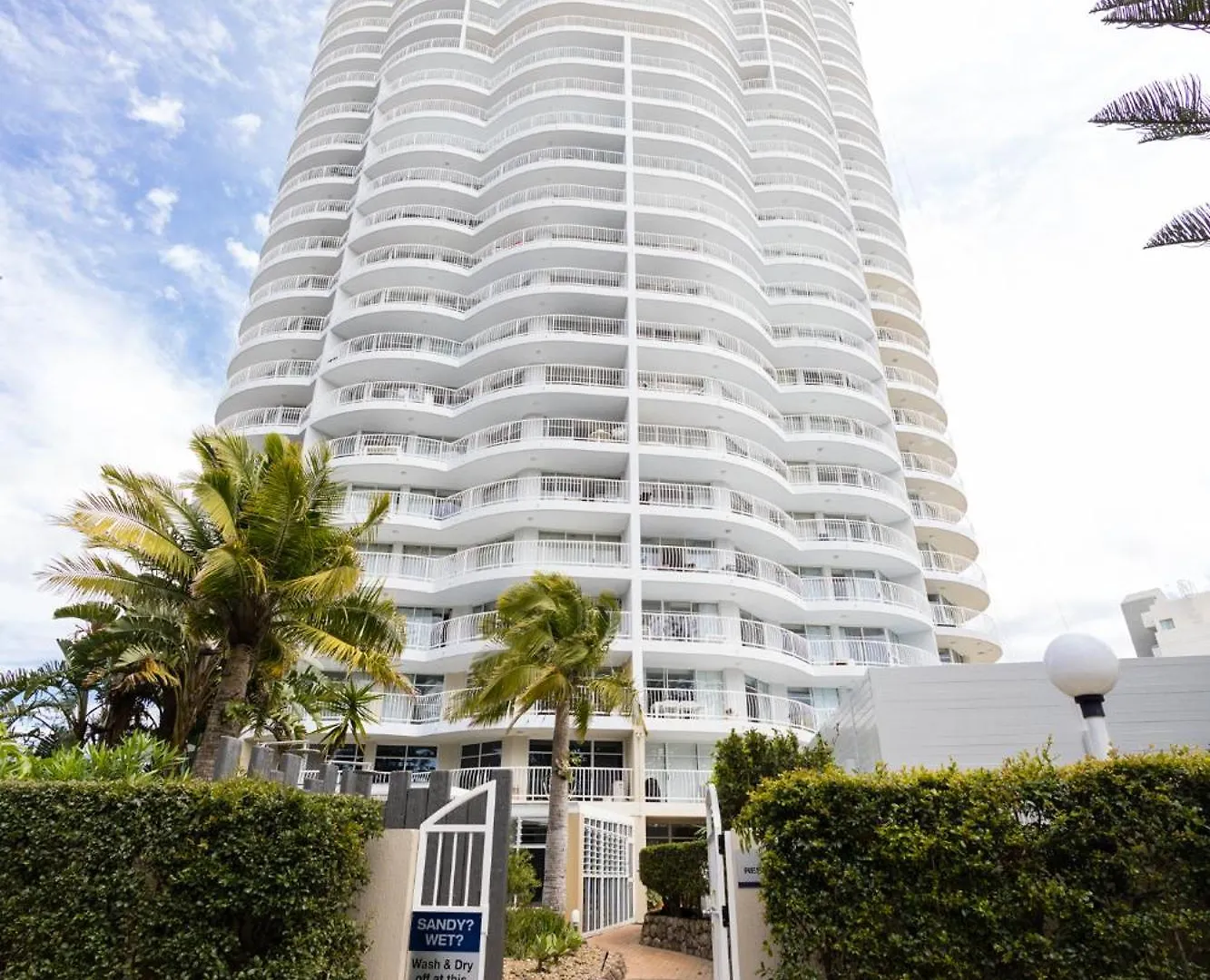 Burleigh Surf Apartments Gold Coast