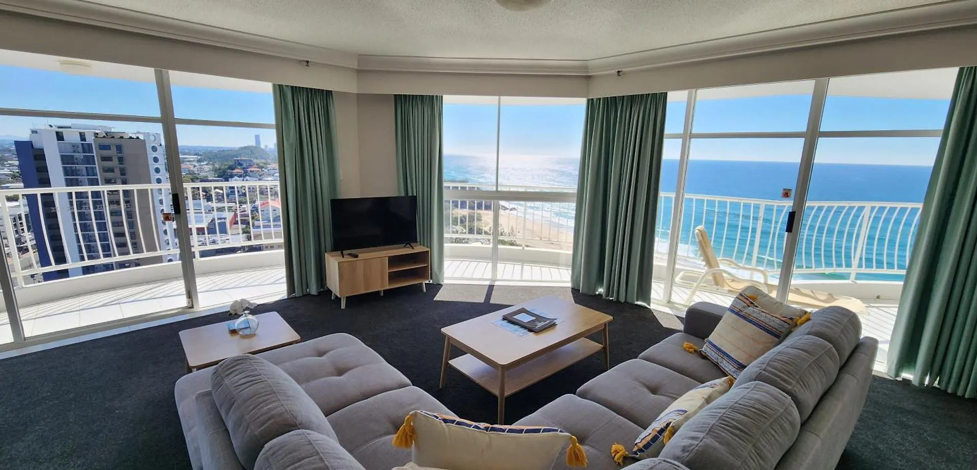 Burleigh Surf Apartments Gold Coast
