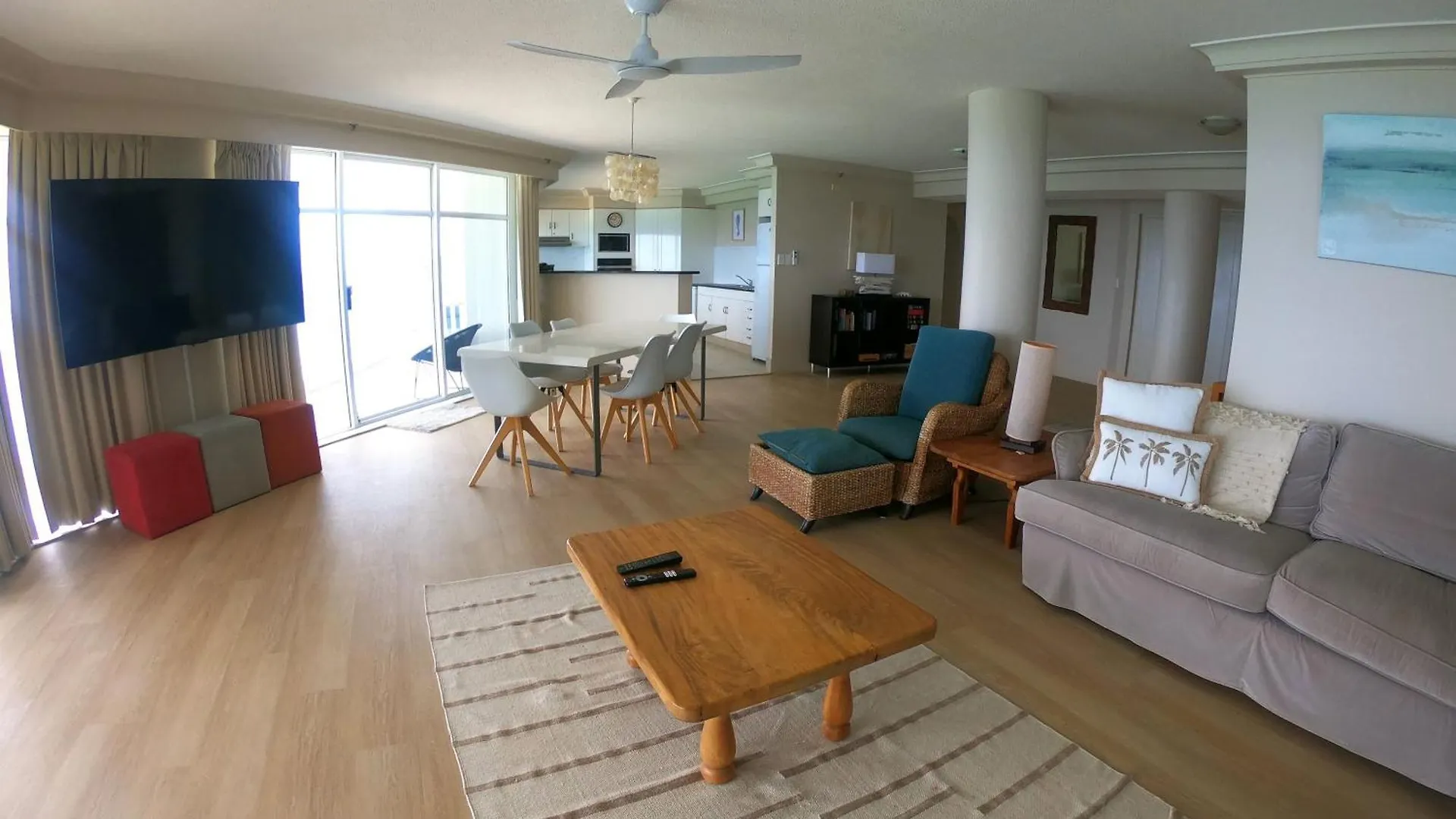 Burleigh Surf Apartments Gold Coast