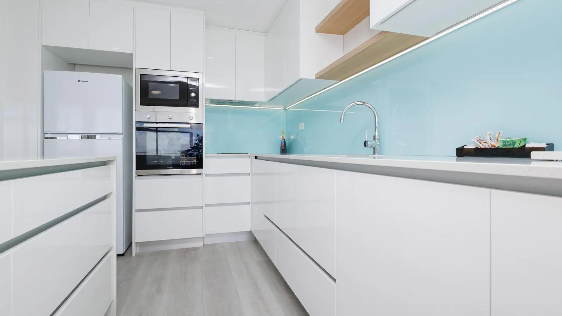 Burleigh Surf Apartments Gold Coast