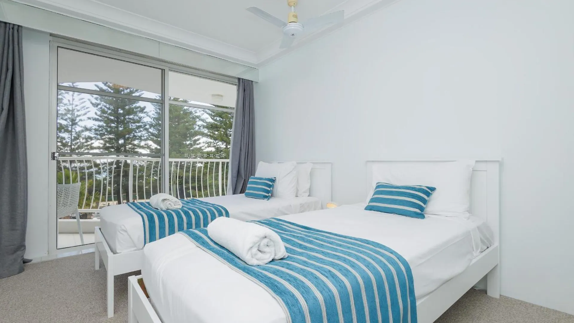Aparthotel Burleigh Surf Apartments Gold Coast