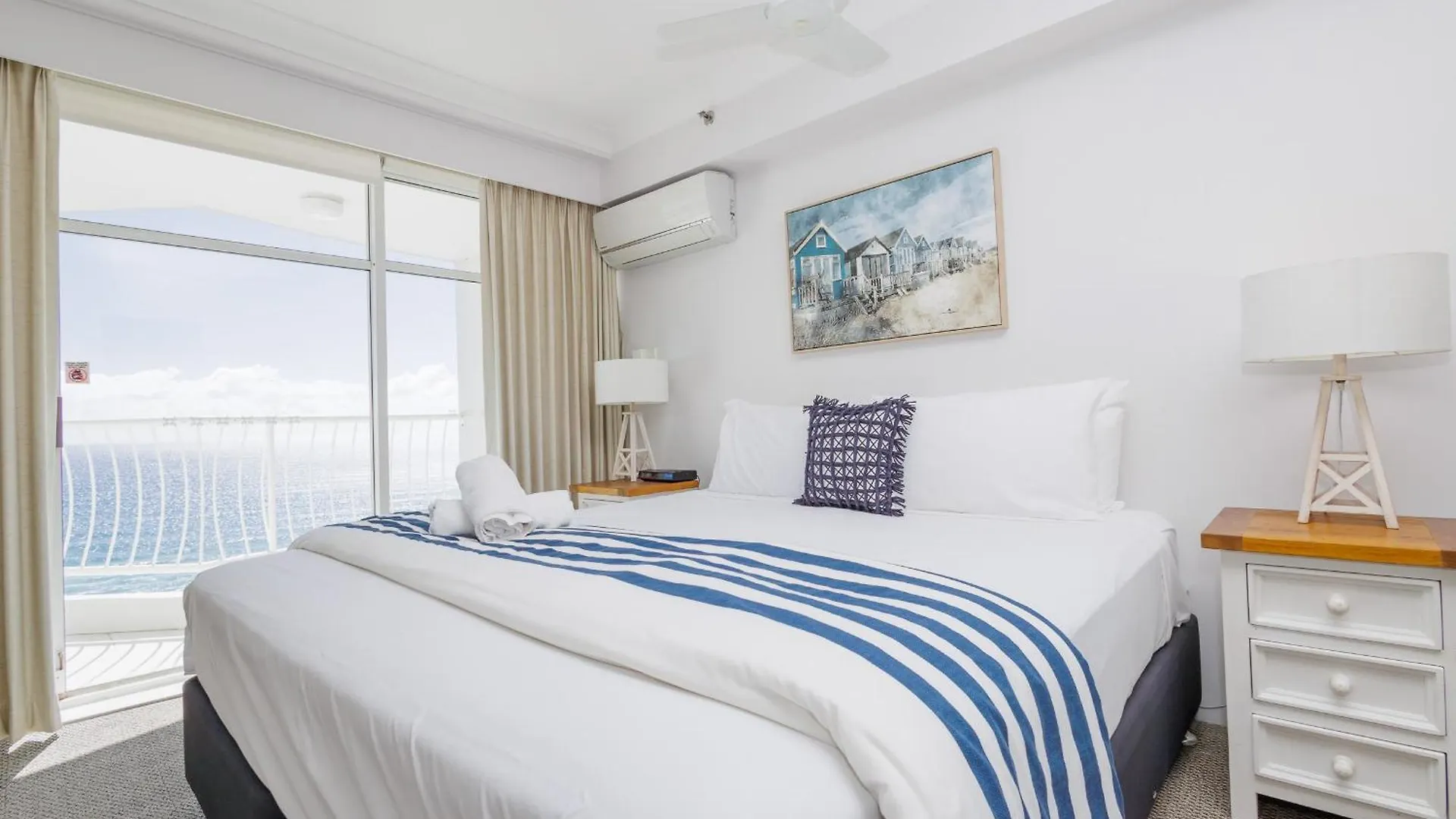Burleigh Surf Apartments Gold Coast 4*,