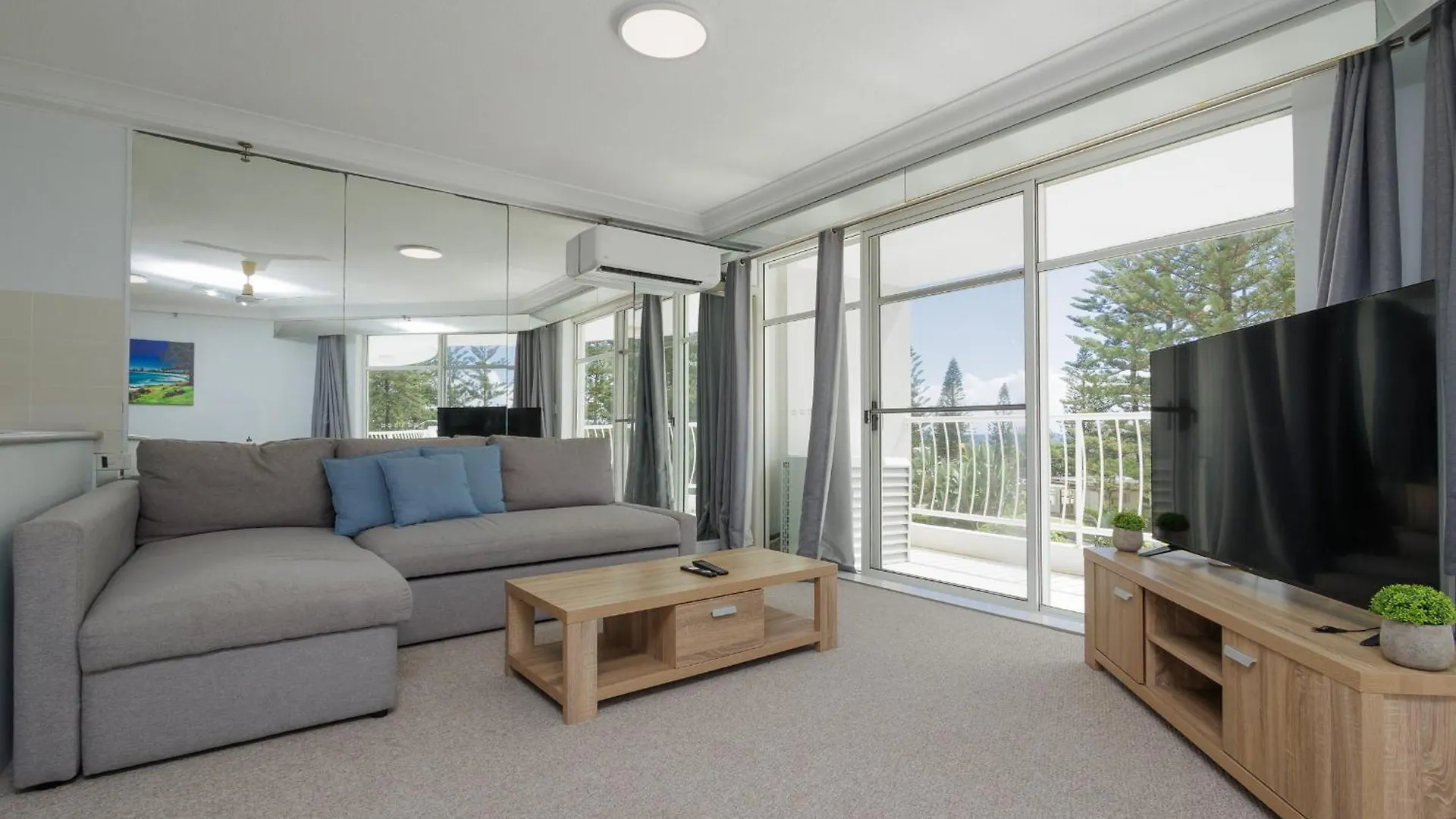 Burleigh Surf Apartments Gold Coast 4*,