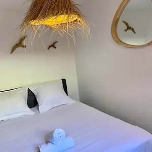 Apartment Marinesappartement, La Marina Tropezienne 100m Plage Wifi Fibre France