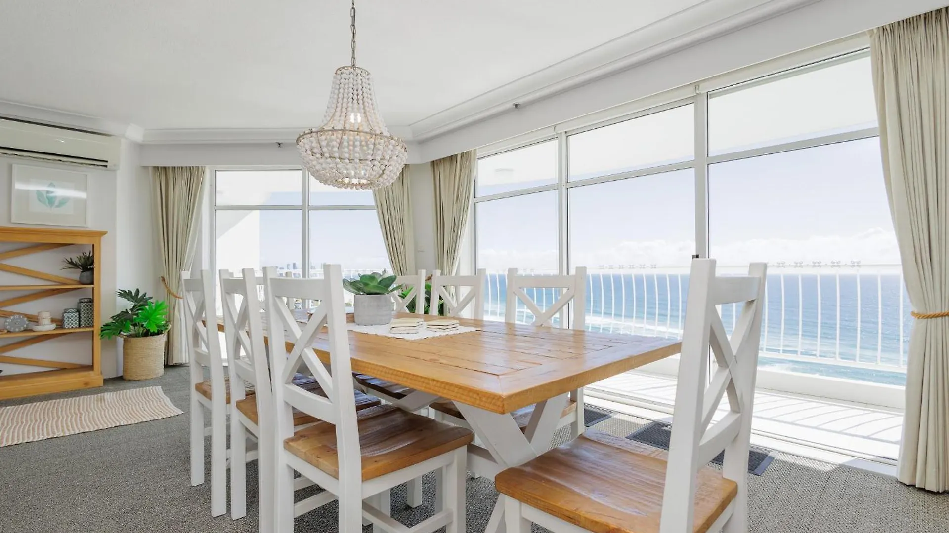 Aparthotel Burleigh Surf Apartments Gold Coast
